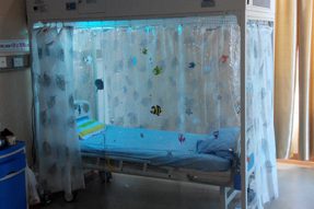 9歲男孩李想化療27次勇闖生死關_層流床讓患者維持期化療期間降低感染率